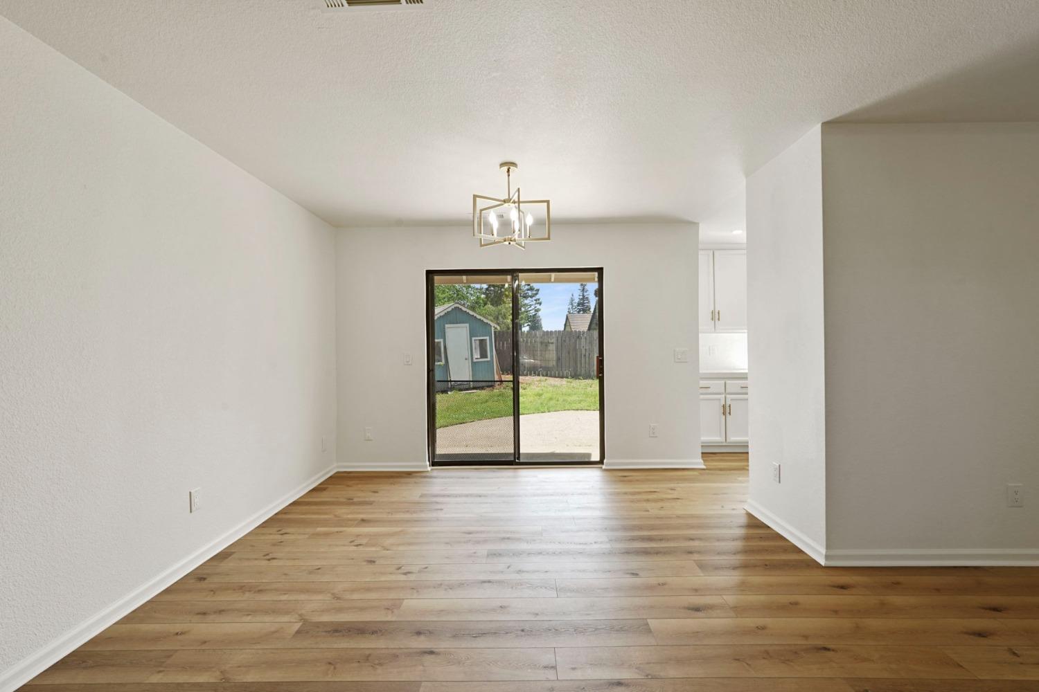 Detail Gallery Image 12 of 46 For 19036 N Augusta St, Woodbridge,  CA 95258 - 3 Beds | 2/1 Baths