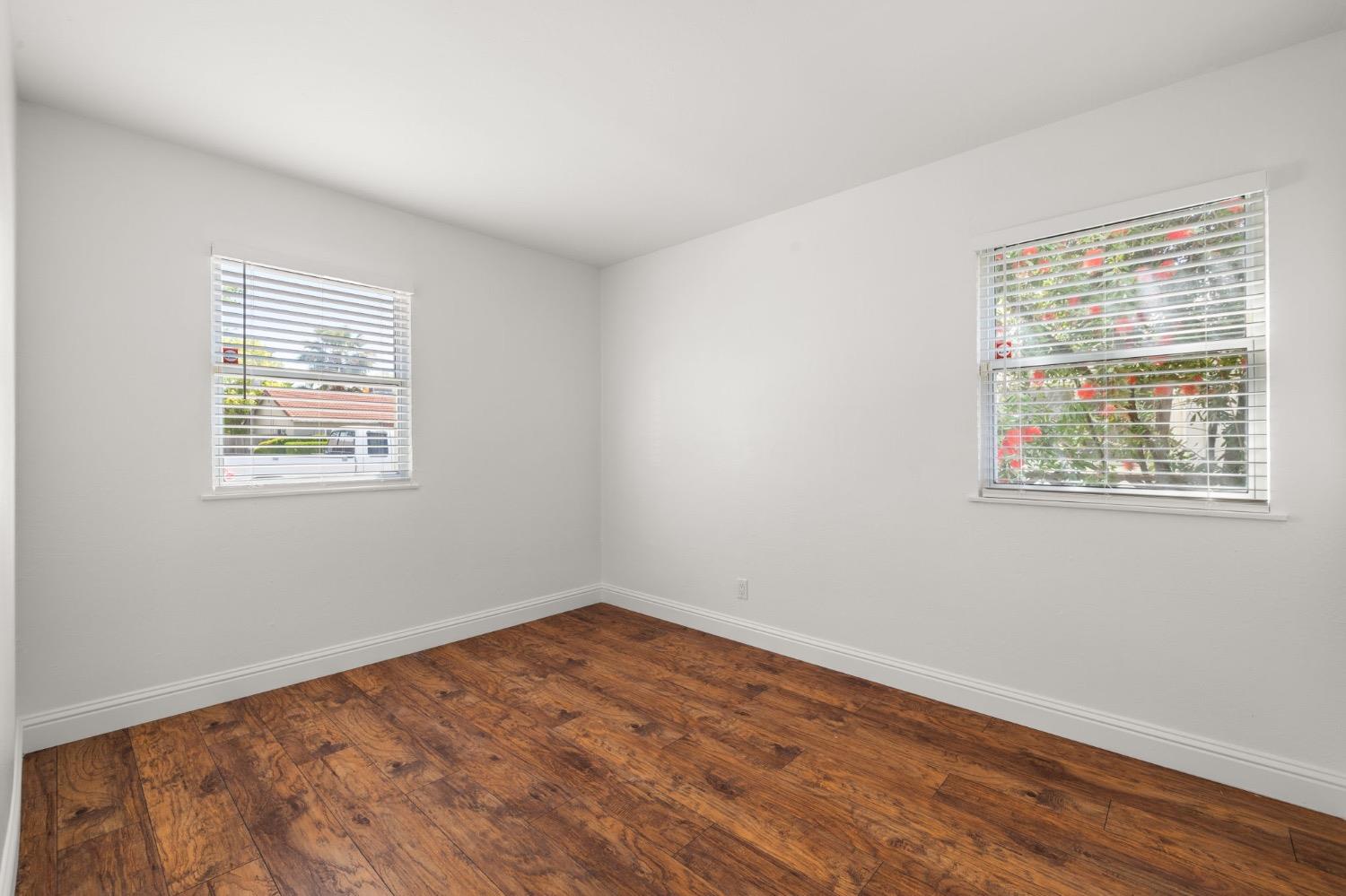 Windsor Drive, Sacramento, California image 20