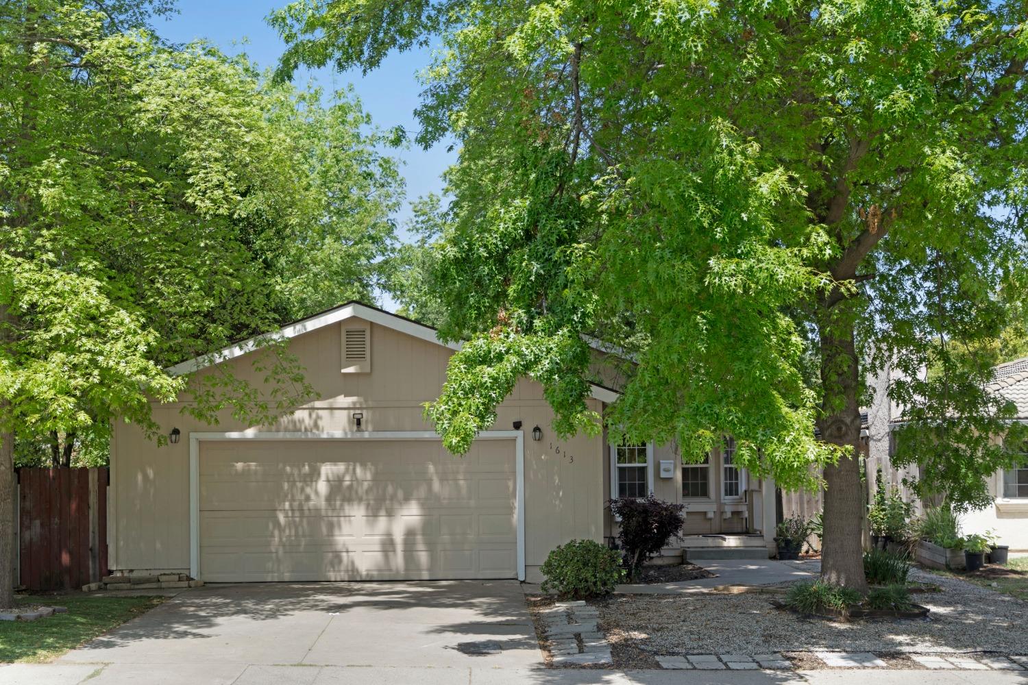 Wentworth Avenue, Sacramento, California image 1