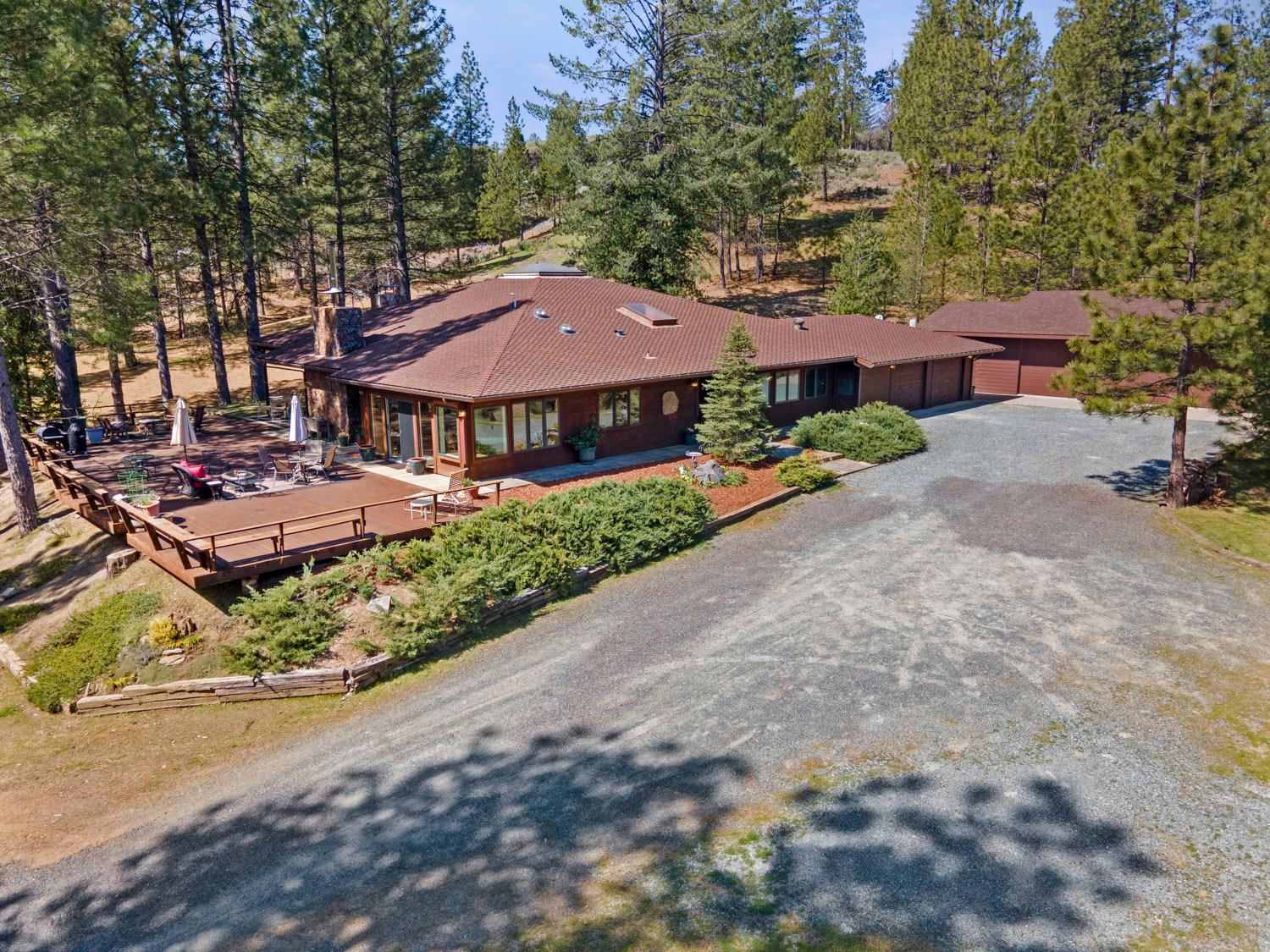 Detail Gallery Image 17 of 92 For 10415 Mcmahon Rd #10415,  Coulterville,  CA 95311 - 3 Beds | 4/1 Baths
