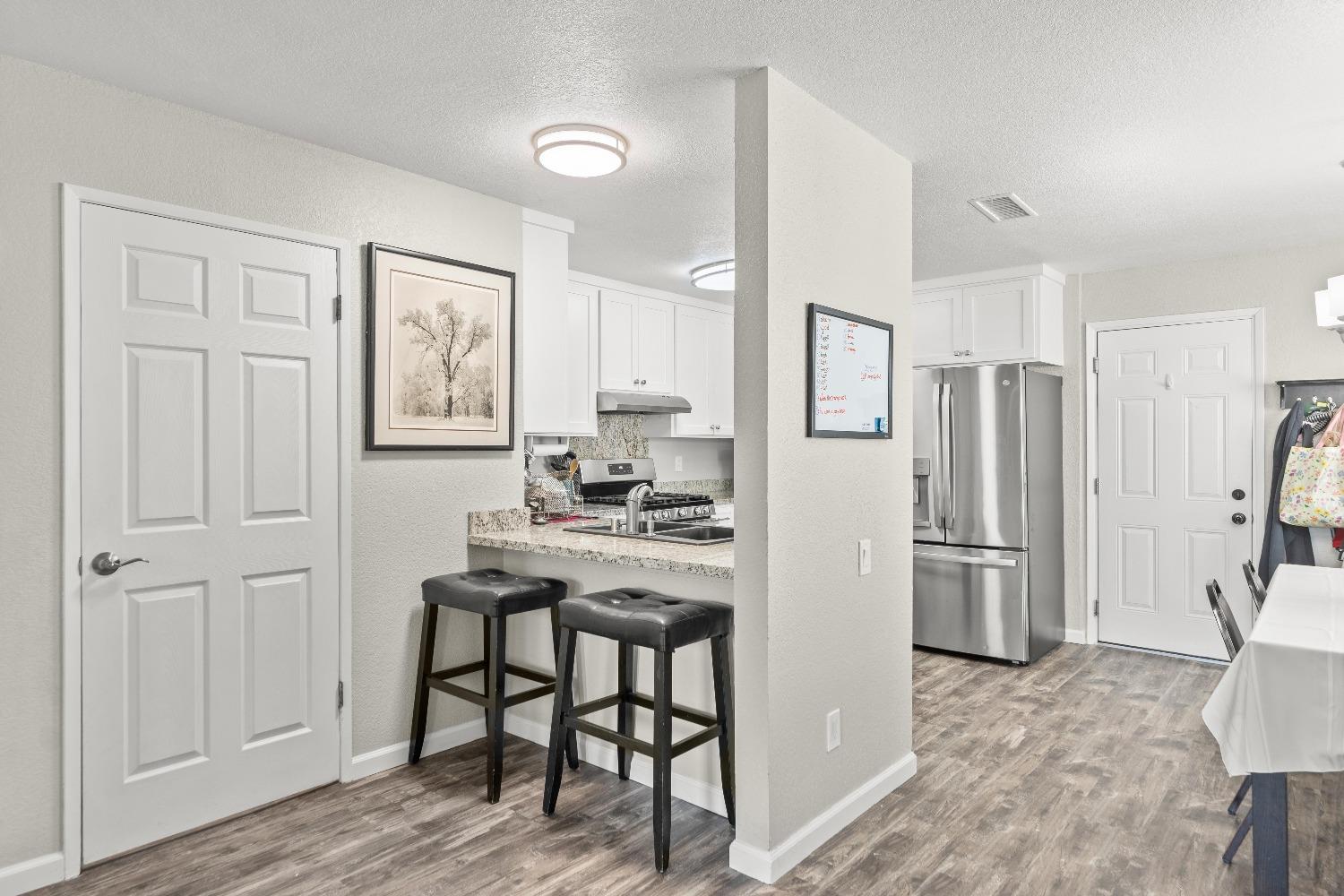 Photo #8: 225054541 Listing: Photo #8