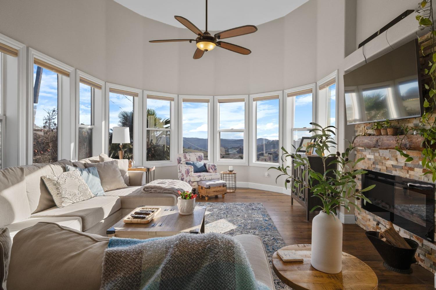 Detail Gallery Image 2 of 99 For 6441 Sky Hawk Rd, Pilot Hill,  CA 95664 - 7 Beds | 5/1 Baths
