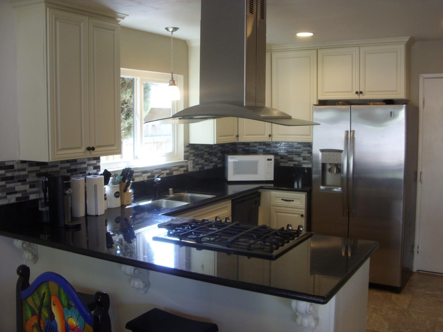 Detail Gallery Image 3 of 19 For 5341 Ygnacio Dr, Sacramento,  CA 95842 - 3 Beds | 1/1 Baths