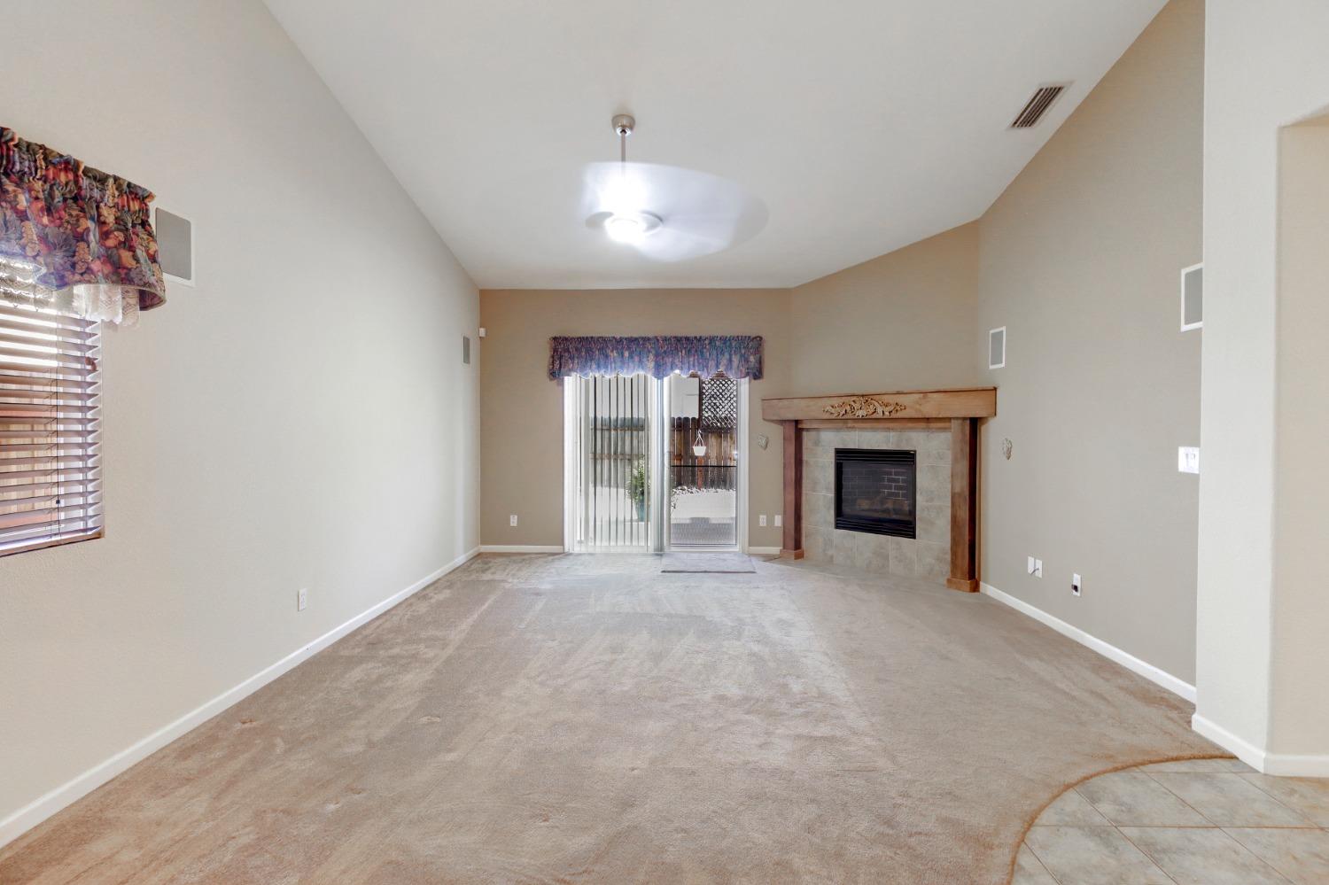 Detail Gallery Image 26 of 62 For 9329 Mainline Dr, Elk Grove,  CA 95624 - 4 Beds | 2 Baths