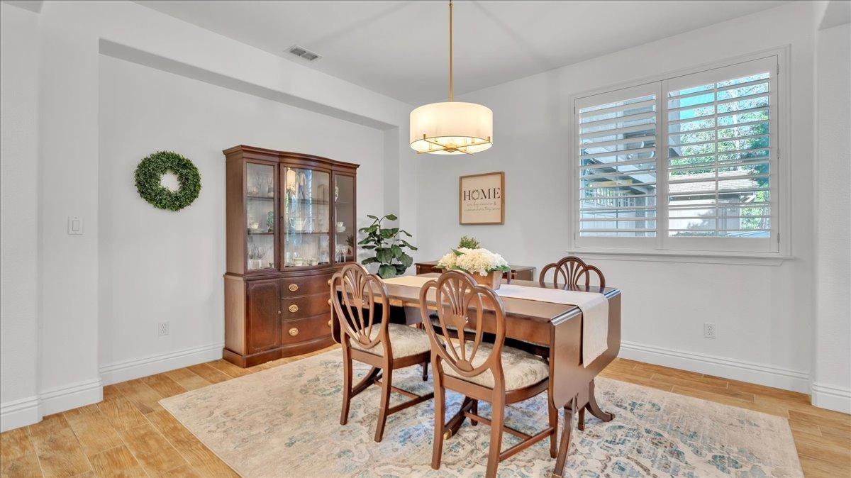 Mendes Court, Folsom, California image 18