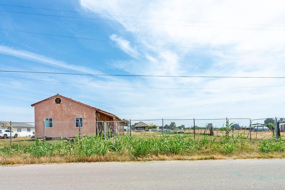 Sharon Boulevard, Madera, California image 30