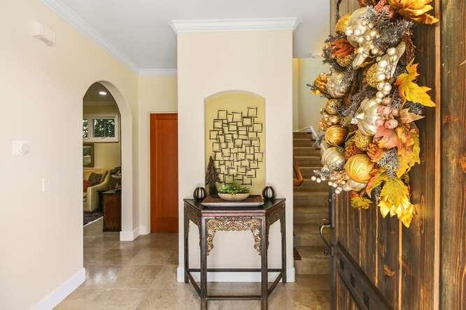 M, Sacramento, California image 9