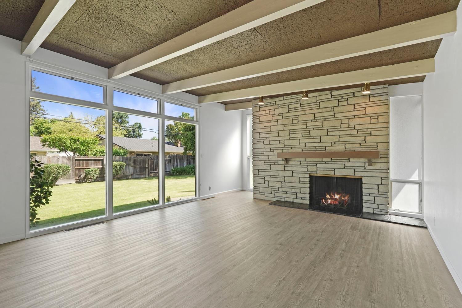 Detail Gallery Image 11 of 29 For 2205 Fernvale Dr, Stockton,  CA 95207 - 3 Beds | 2 Baths