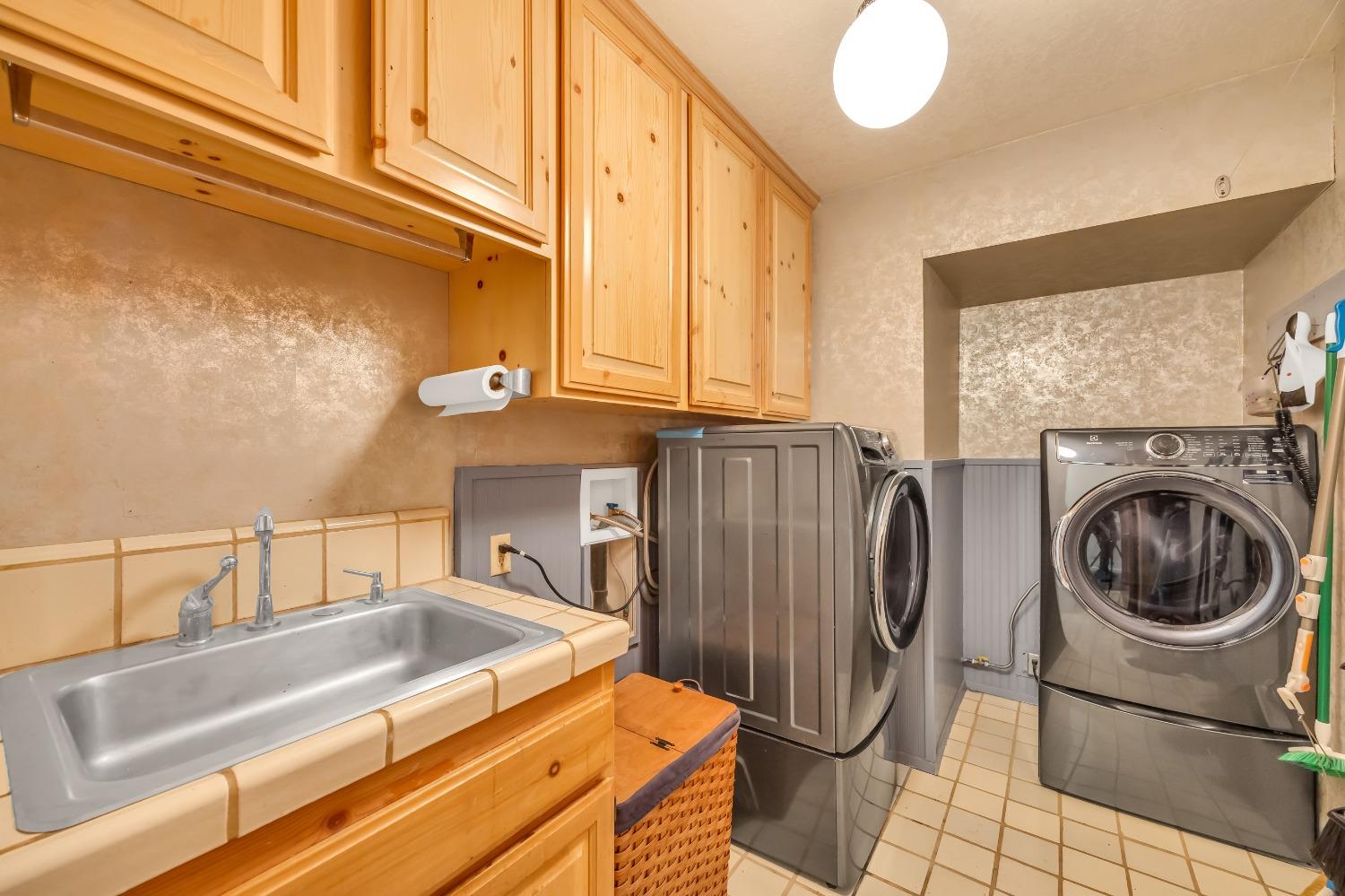 Detail Gallery Image 42 of 79 For 15135 Orchard Springs Rd, Grass Valley,  CA 95945 - 4 Beds | 4/1 Baths