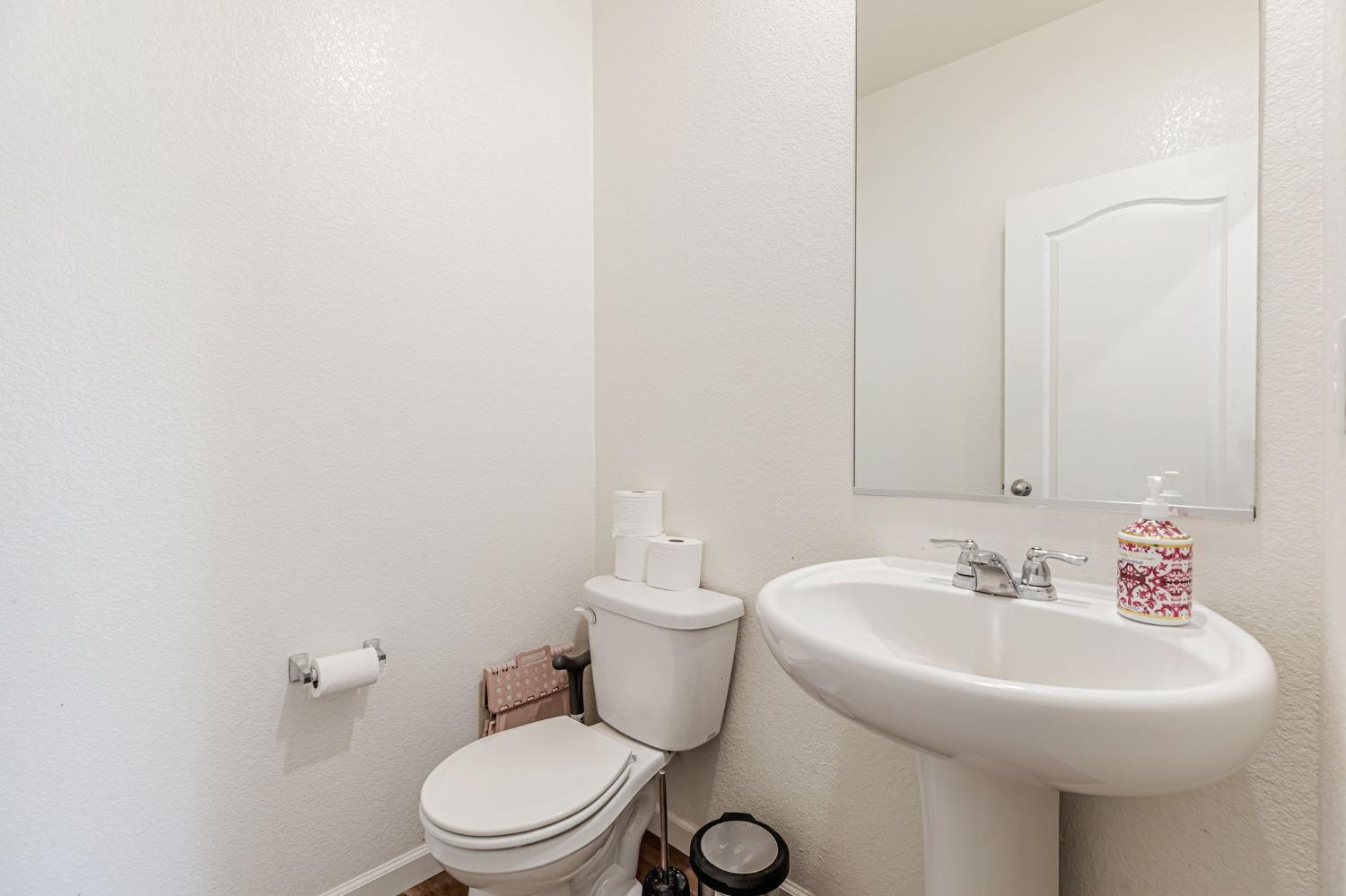 Brighton Court, Marysville, California image 31