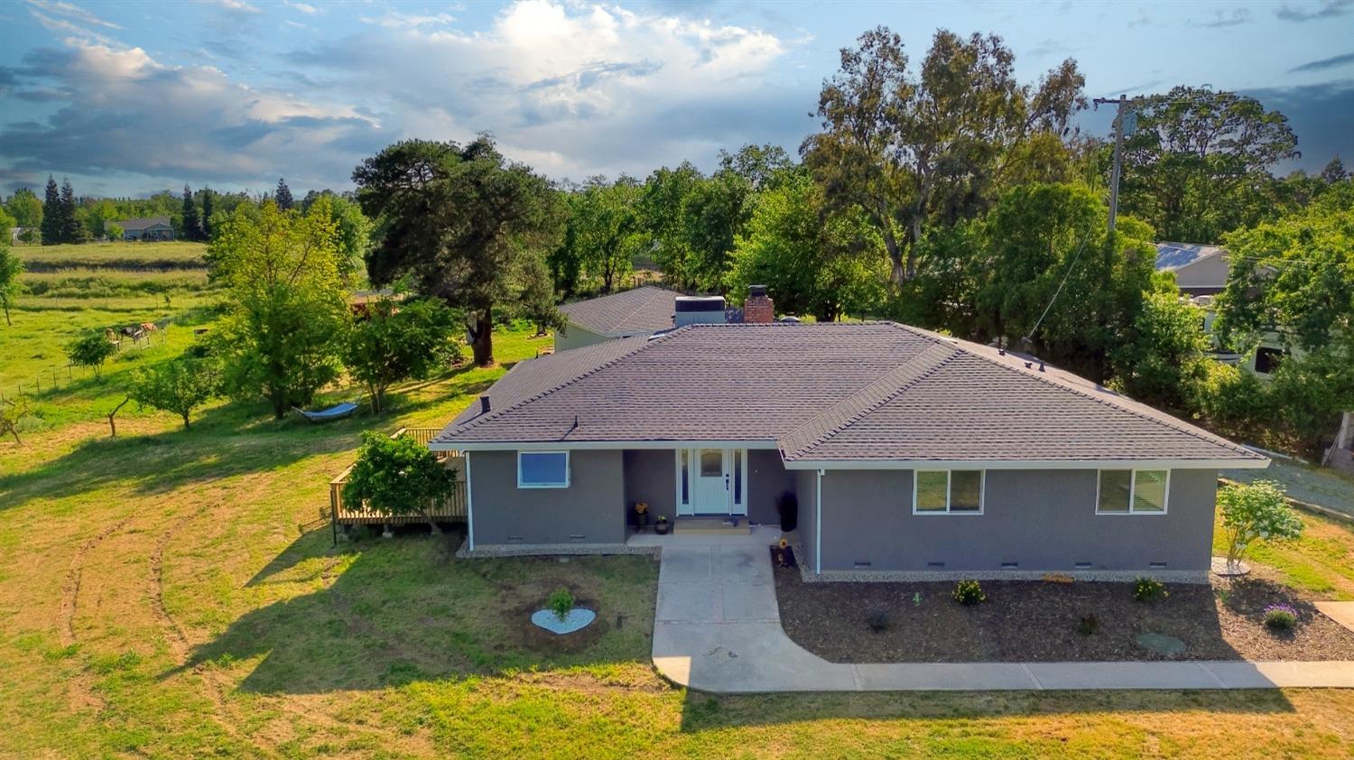 Detail Gallery Image 2 of 93 For 12730 Leo Ln, Wilton,  CA 95693 - 4 Beds | 4 Baths