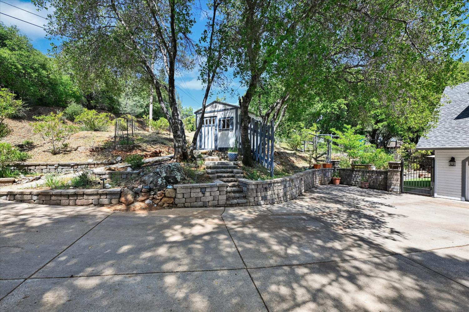 Patricia Way, Grass Valley, California image 7