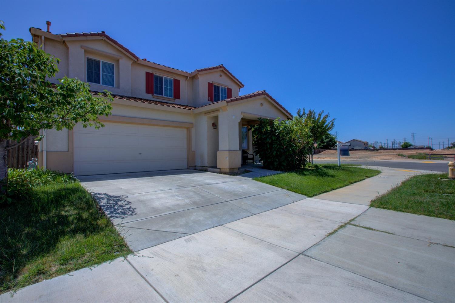 Detail Gallery Image 3 of 61 For 1492 Antioch Ct, Merced,  CA 95348 - 5 Beds | 2/1 Baths