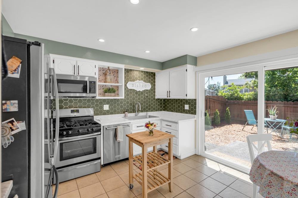 Susanna Court, Citrus Heights, California image 10