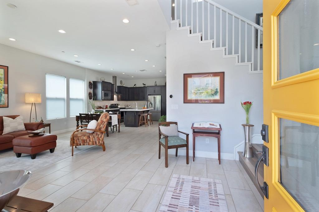 Detail Gallery Image 6 of 74 For 3438 Forney Way, Sacramento,  CA 95816 - 3 Beds | 2/1 Baths