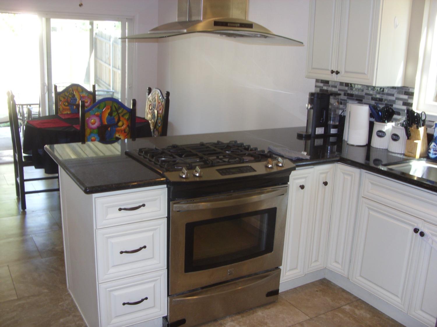 Detail Gallery Image 6 of 19 For 5341 Ygnacio Dr, Sacramento,  CA 95842 - 3 Beds | 1/1 Baths