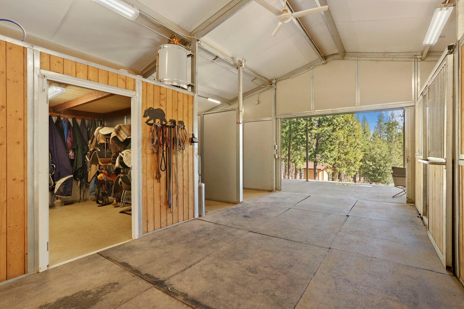 Detail Gallery Image 74 of 92 For 10415 Mcmahon Rd #10415,  Coulterville,  CA 95311 - 3 Beds | 4/1 Baths