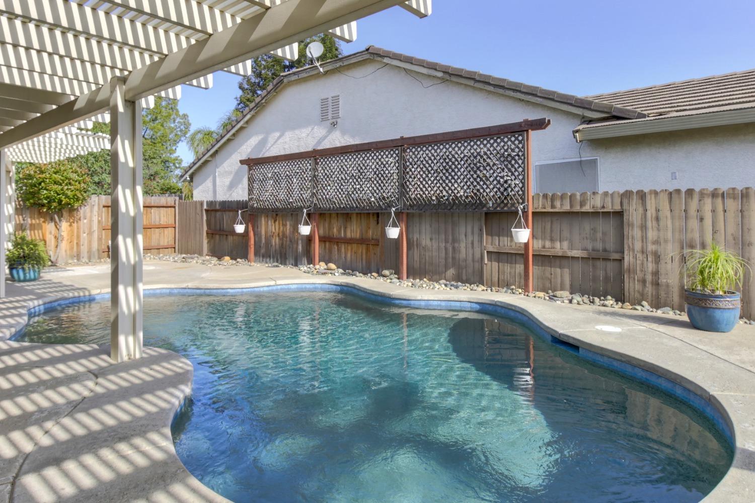 Detail Gallery Image 50 of 62 For 9329 Mainline Dr, Elk Grove,  CA 95624 - 4 Beds | 2 Baths