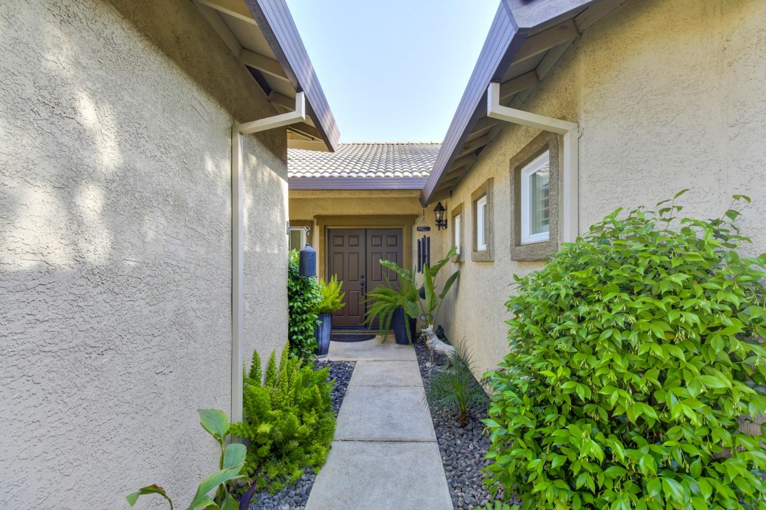 Detail Gallery Image 13 of 62 For 9329 Mainline Dr, Elk Grove,  CA 95624 - 4 Beds | 2 Baths