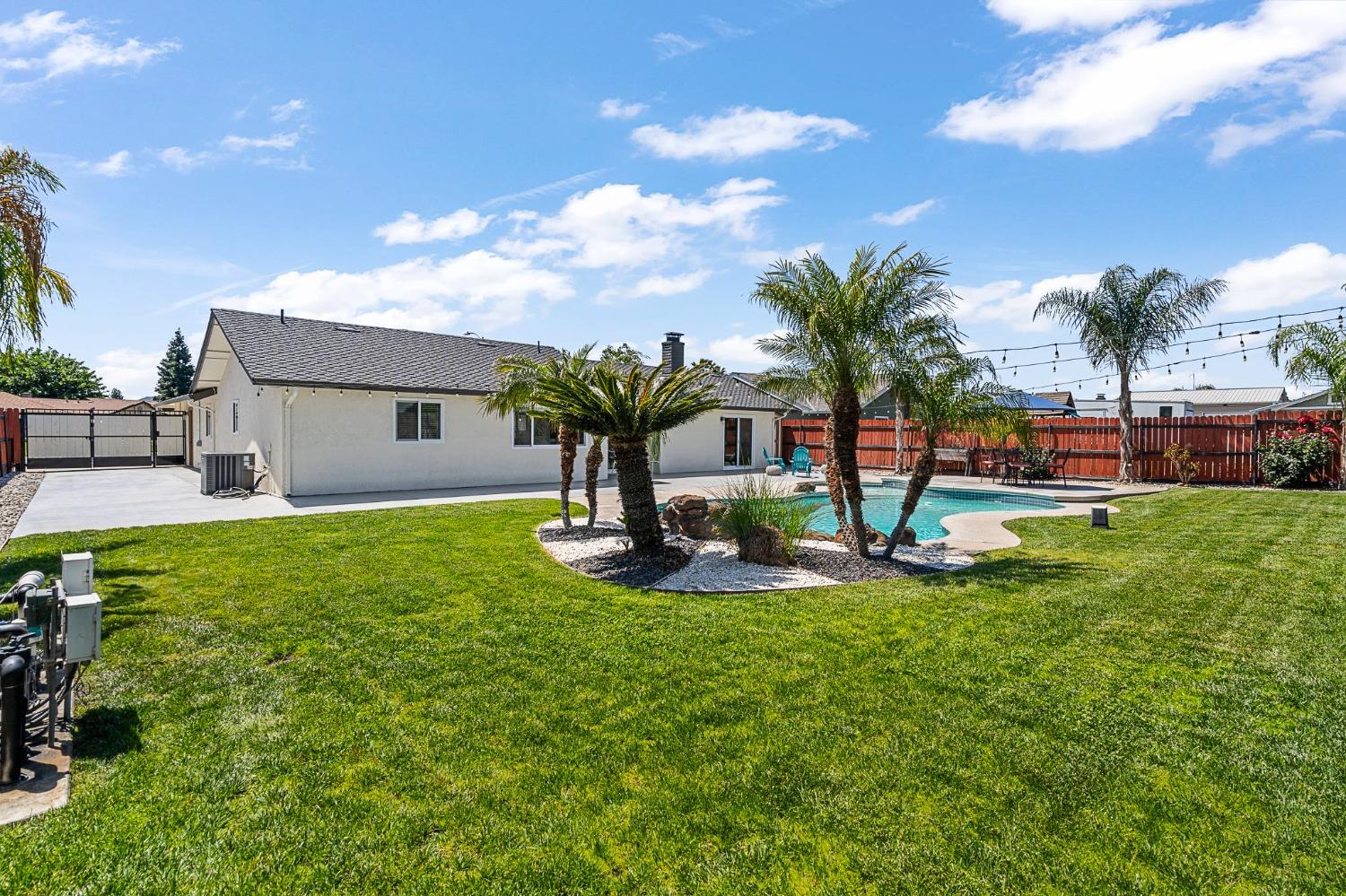 Foxfire Drive, Manteca, California image 37