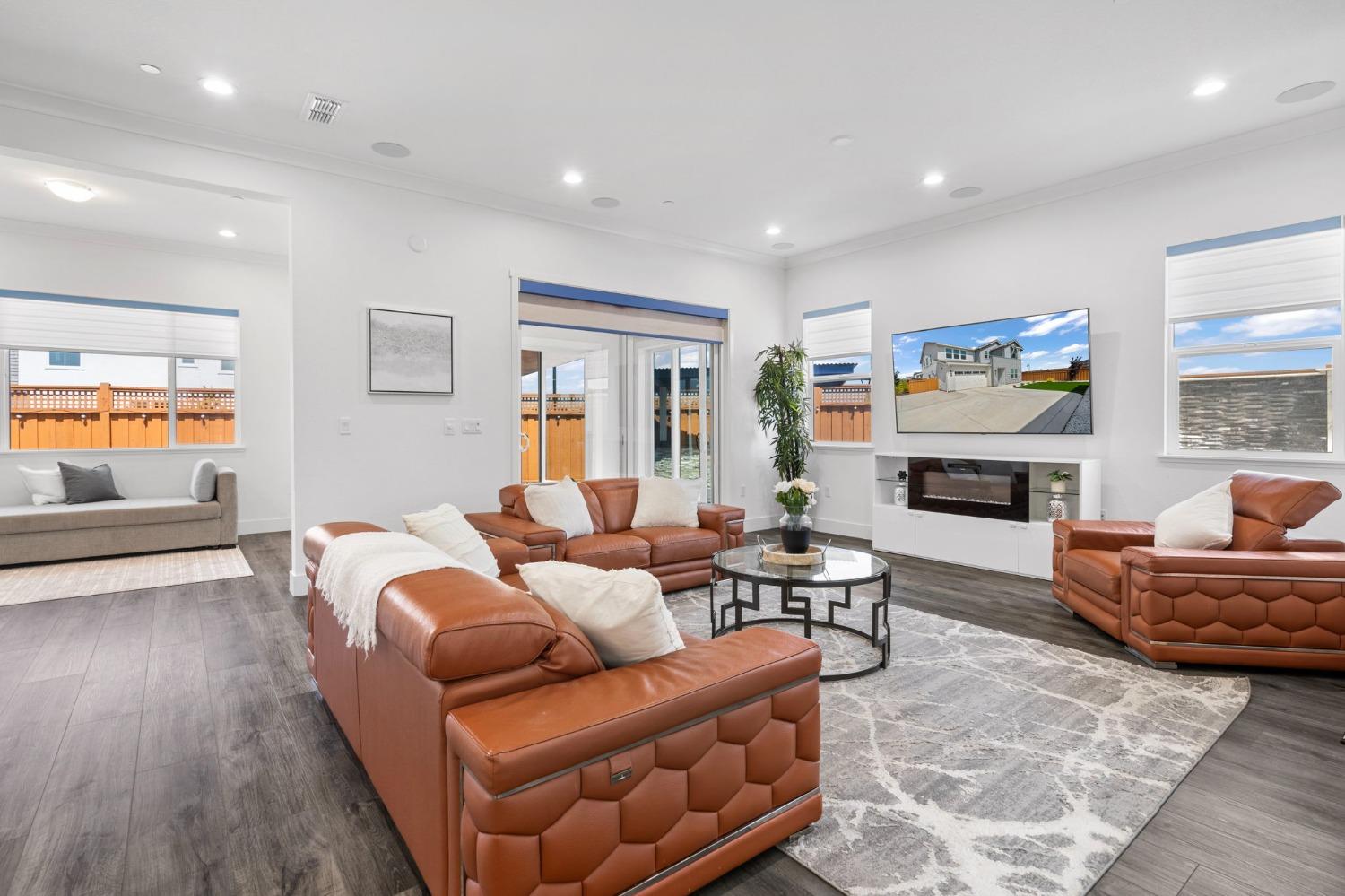 Tipton Court, Lathrop, California image 10