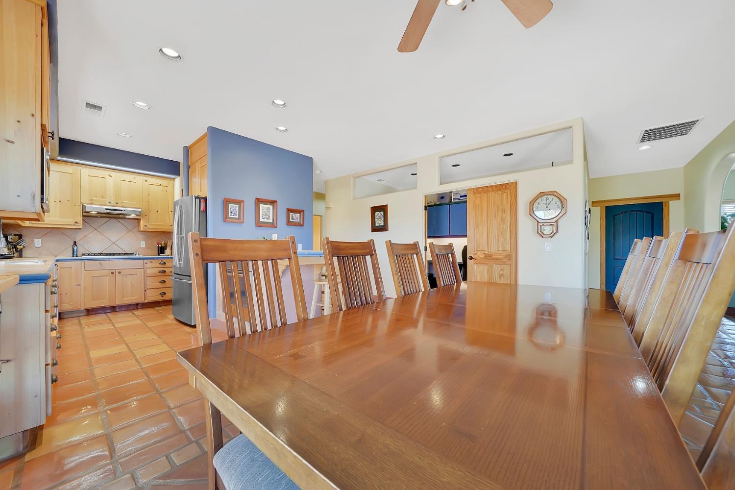 Detail Gallery Image 20 of 86 For 6061 Wind River Dr, Valley Springs,  CA 95252 - 3 Beds | 2/1 Baths