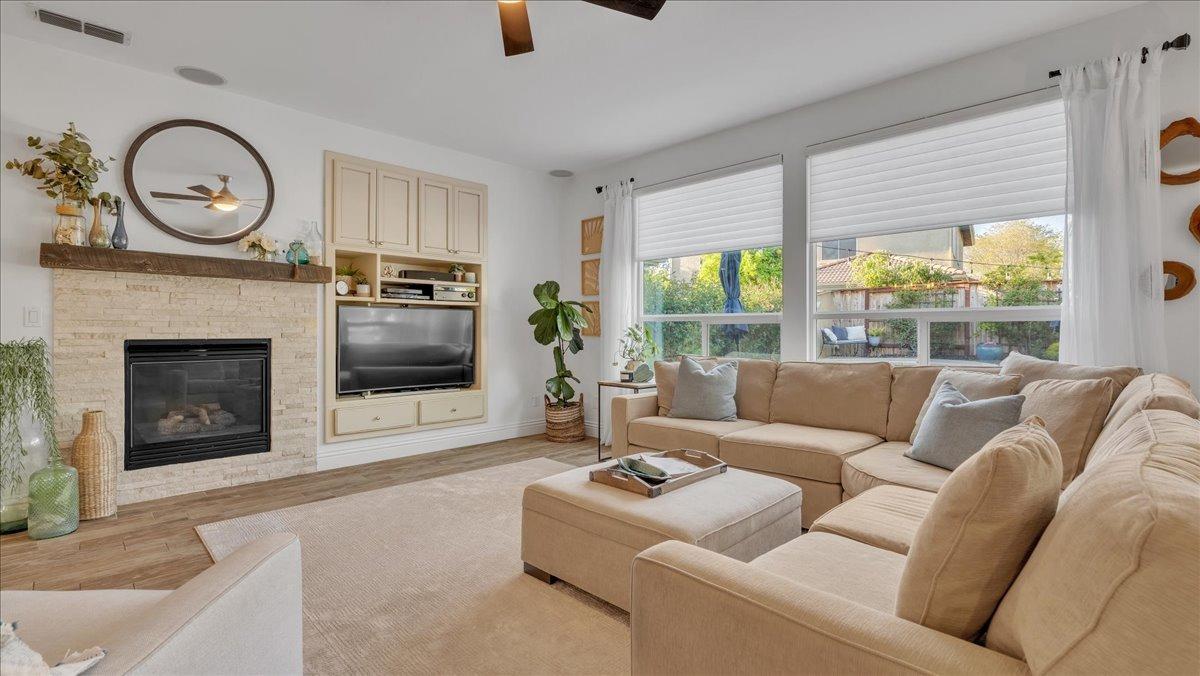 Mendes Court, Folsom, California image 12