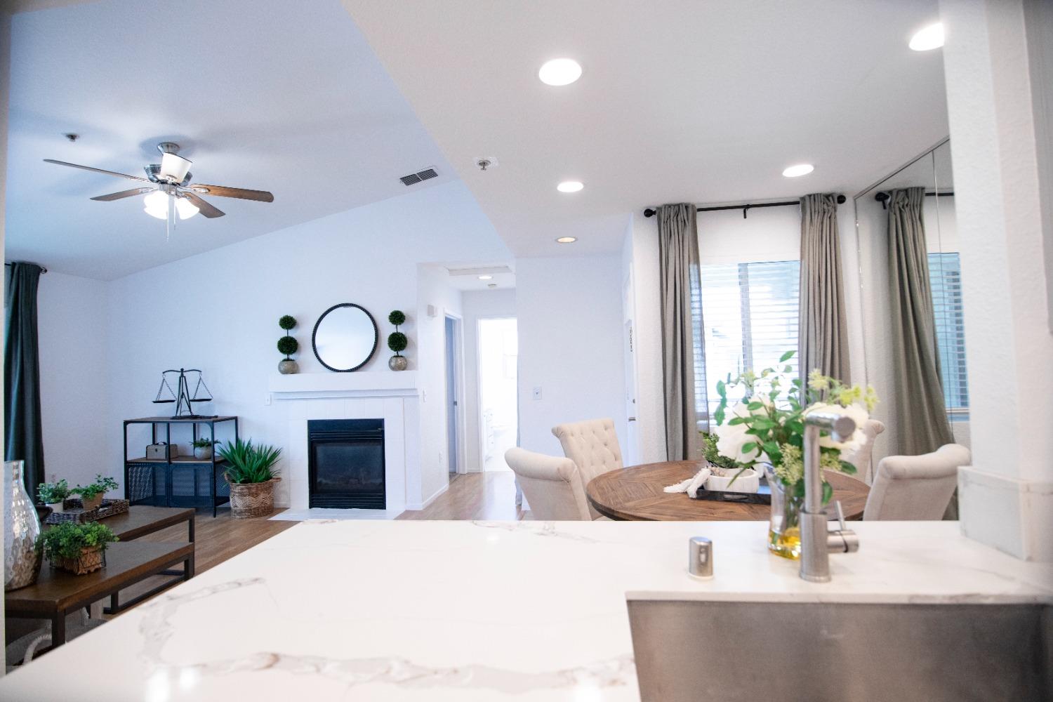 Photo #5: 225053685 Listing: Photo #5
