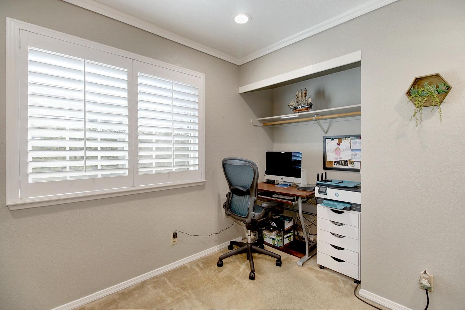 Glen Cove Way, Sacramento, California image 32