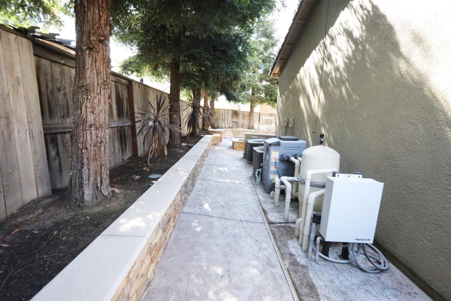 Katzakian Way, Lodi, California image 36