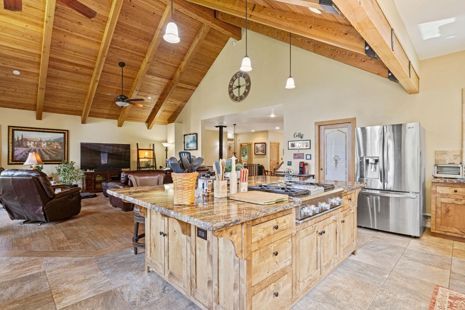 Detail Gallery Image 13 of 78 For 3500 Magpie Ln, Camino,  CA 95709 - 3 Beds | 2/1 Baths