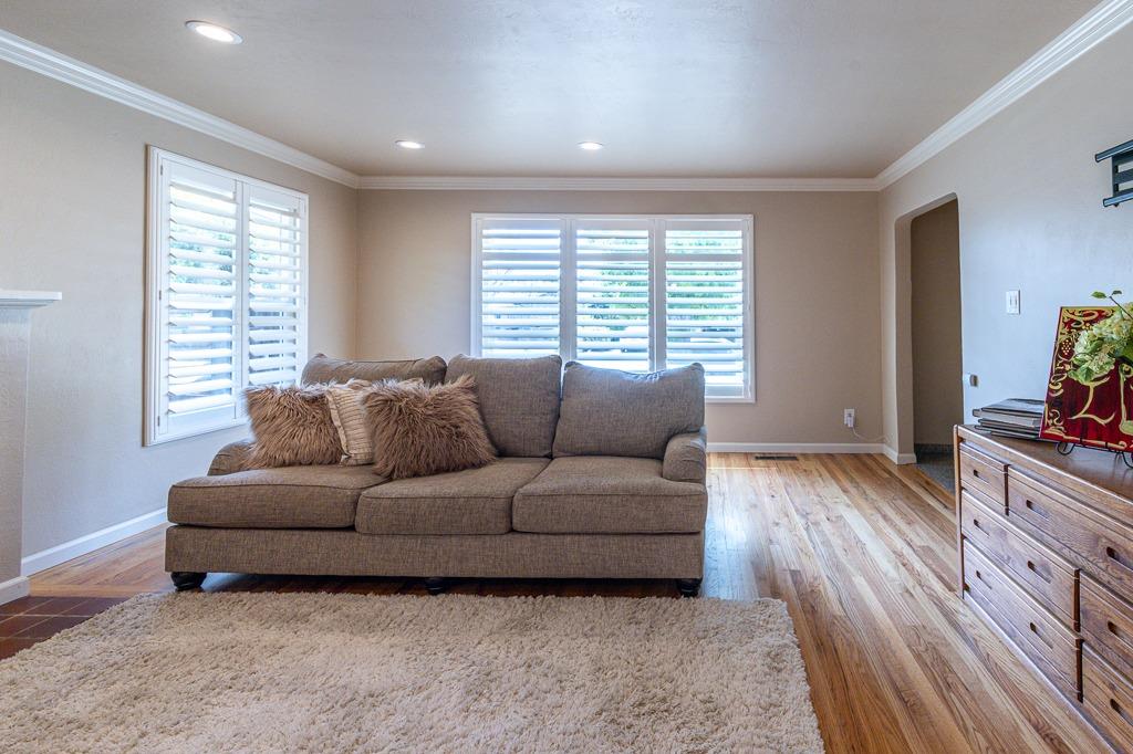 Albany Avenue, Modesto, California image 16