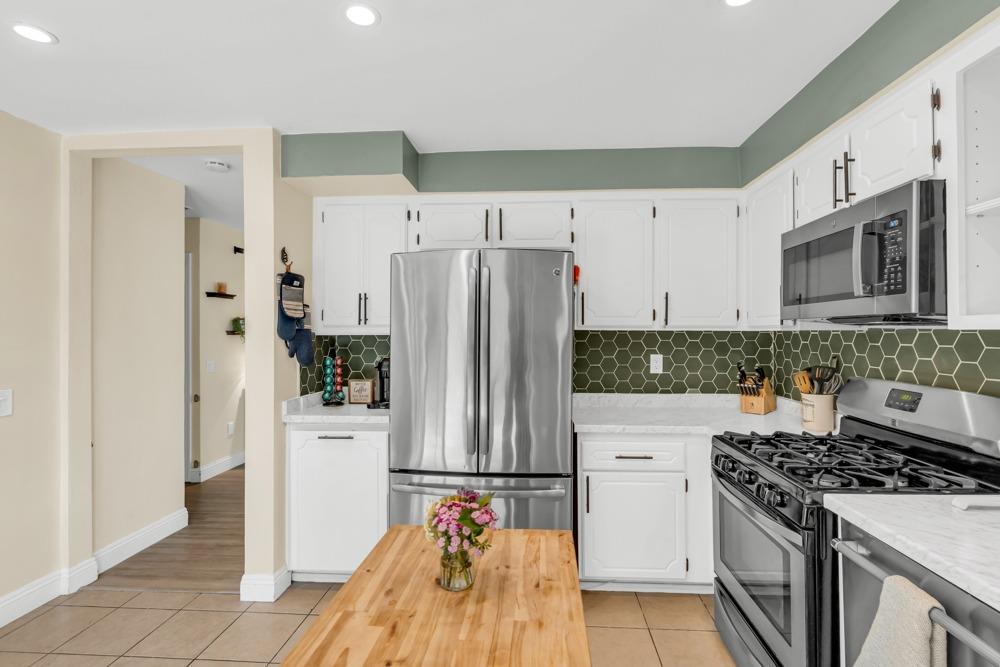 Susanna Court, Citrus Heights, California image 12