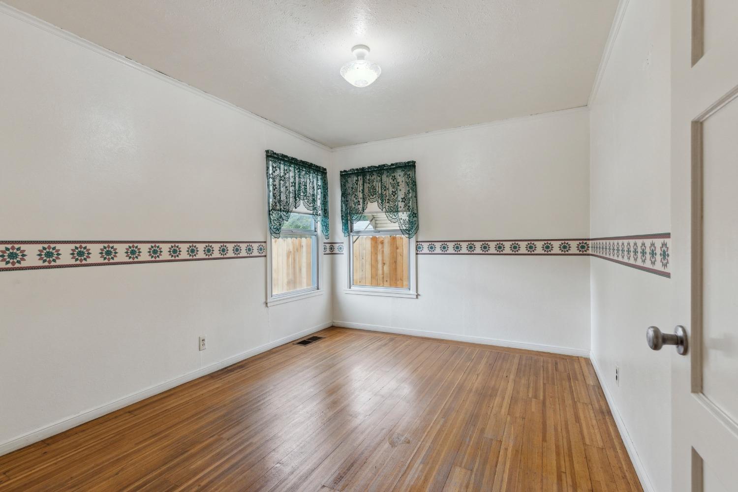 Detail Gallery Image 18 of 27 For 290 W 23rd St, Tracy,  CA 95376 - 3 Beds | 1 Baths