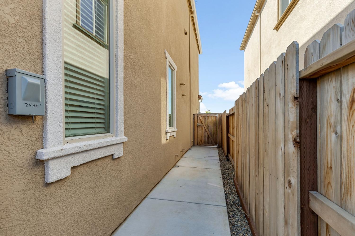 Classical Way, Elk Grove, California image 36