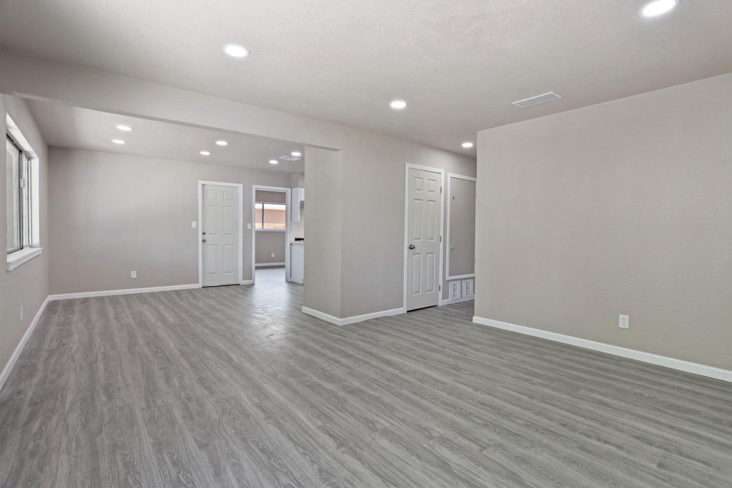 Detail Gallery Image 7 of 27 For 2717 Indiana St, Stockton,  CA 95206 - 4 Beds | 2 Baths