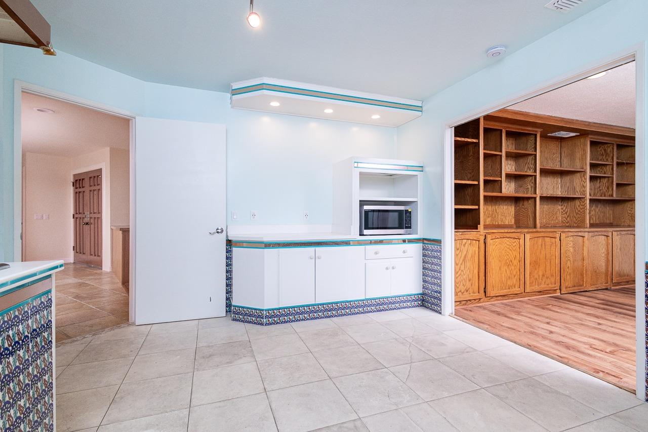 Detail Gallery Image 10 of 27 For 1205 Lantern Ct, Sacramento,  CA 95864 - 4 Beds | 3 Baths