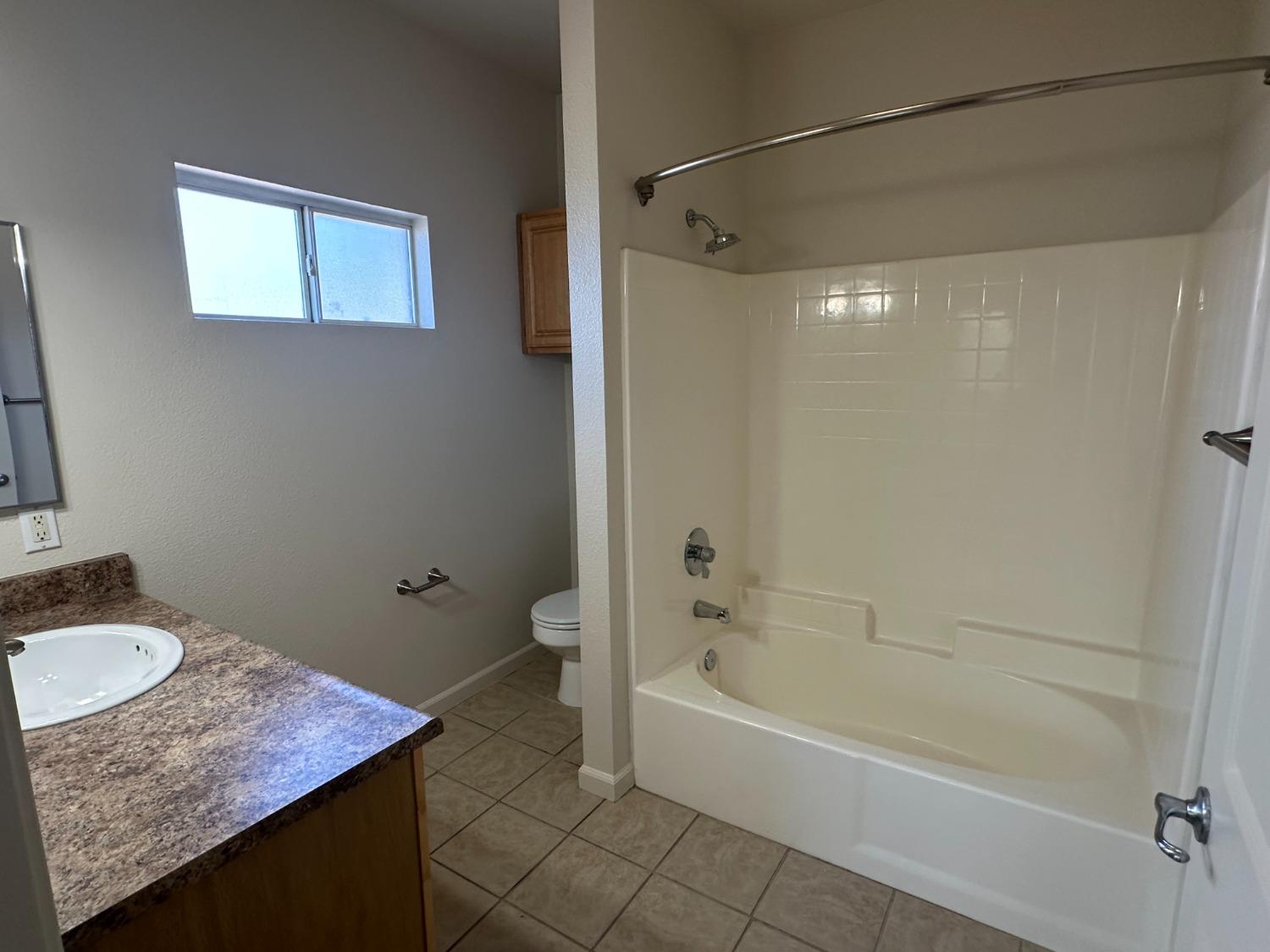 Photo #10: 225055476 Listing: Photo #10