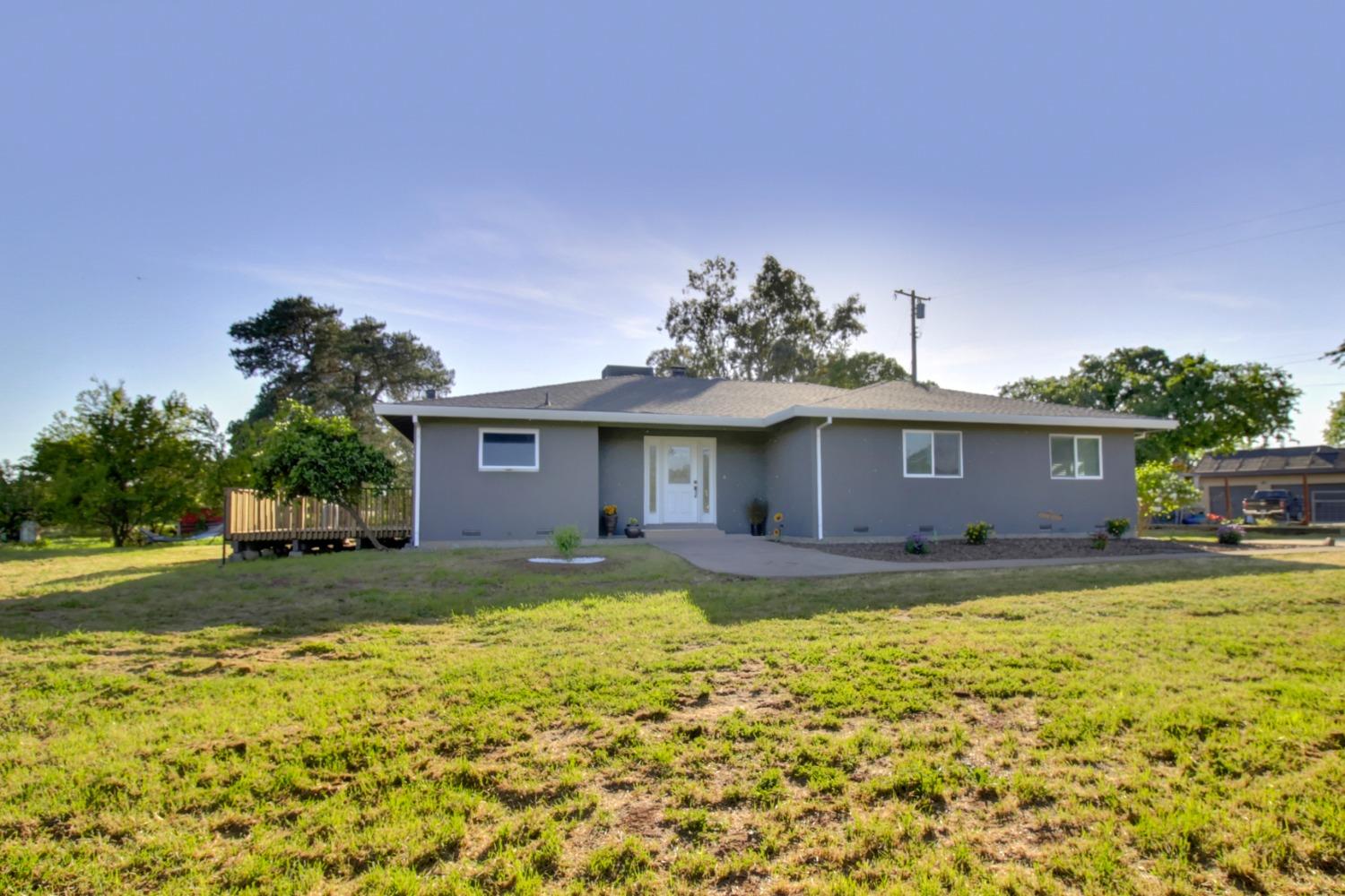 Detail Gallery Image 4 of 93 For 12730 Leo Ln, Wilton,  CA 95693 - 4 Beds | 4 Baths