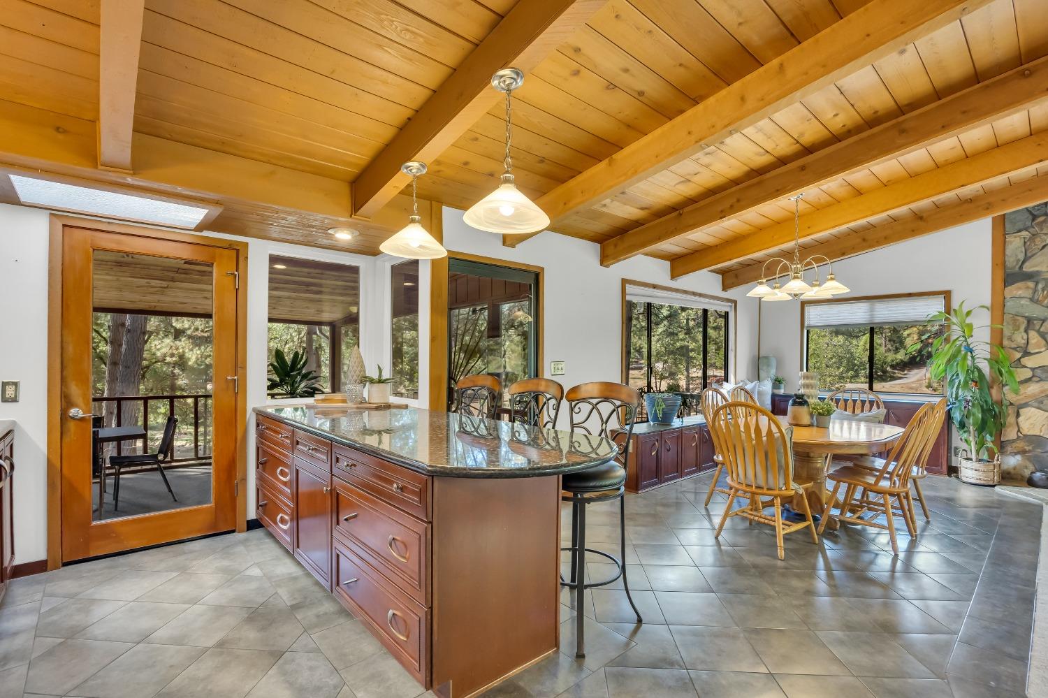 Detail Gallery Image 21 of 79 For 15135 Orchard Springs Rd, Grass Valley,  CA 95945 - 4 Beds | 4/1 Baths