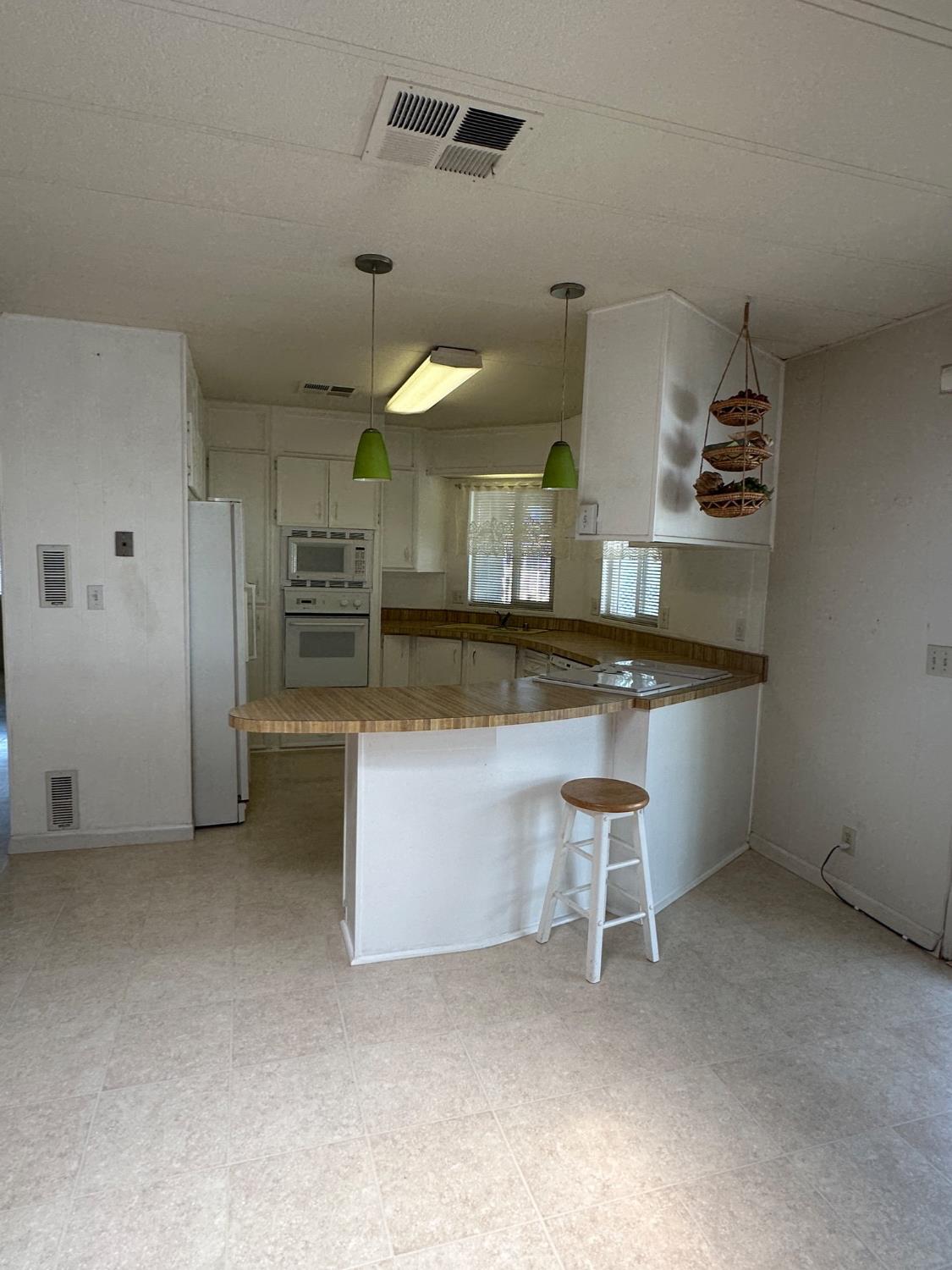 Detail Gallery Image 10 of 39 For 3808 Maui Terr, Modesto,  CA 95351 - 2 Beds | 2 Baths