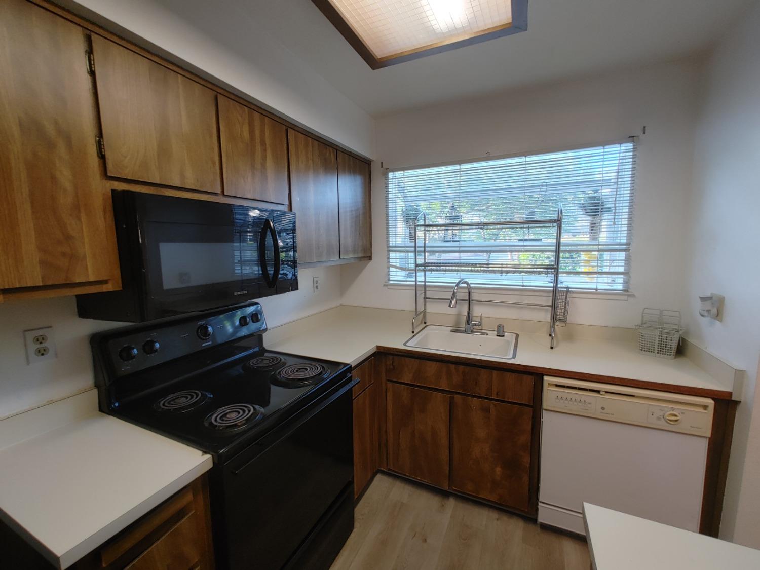 Photo #13: 225056023 Listing: Photo #13