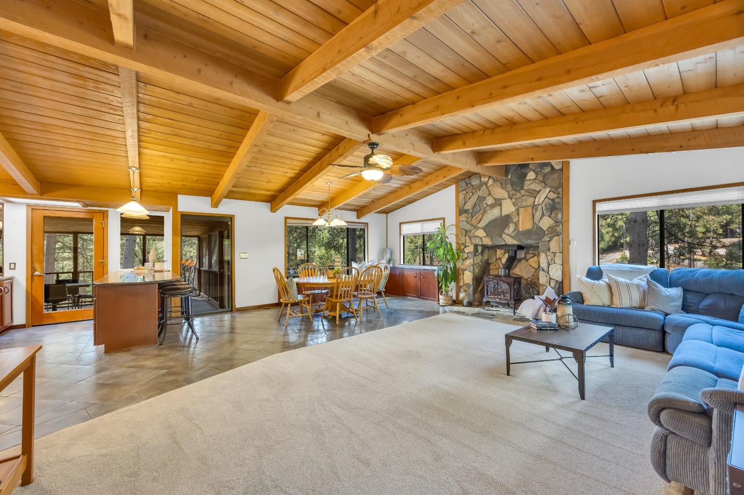 Detail Gallery Image 14 of 79 For 15135 Orchard Springs Rd, Grass Valley,  CA 95945 - 4 Beds | 4/1 Baths