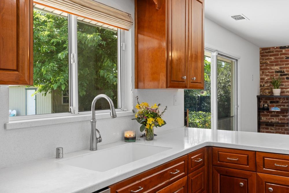 Southgrove Drive, Citrus Heights, California image 14