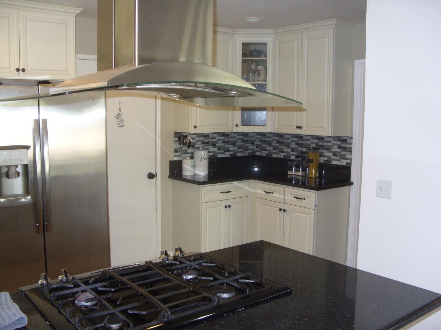 Detail Gallery Image 4 of 19 For 5341 Ygnacio Dr, Sacramento,  CA 95842 - 3 Beds | 1/1 Baths