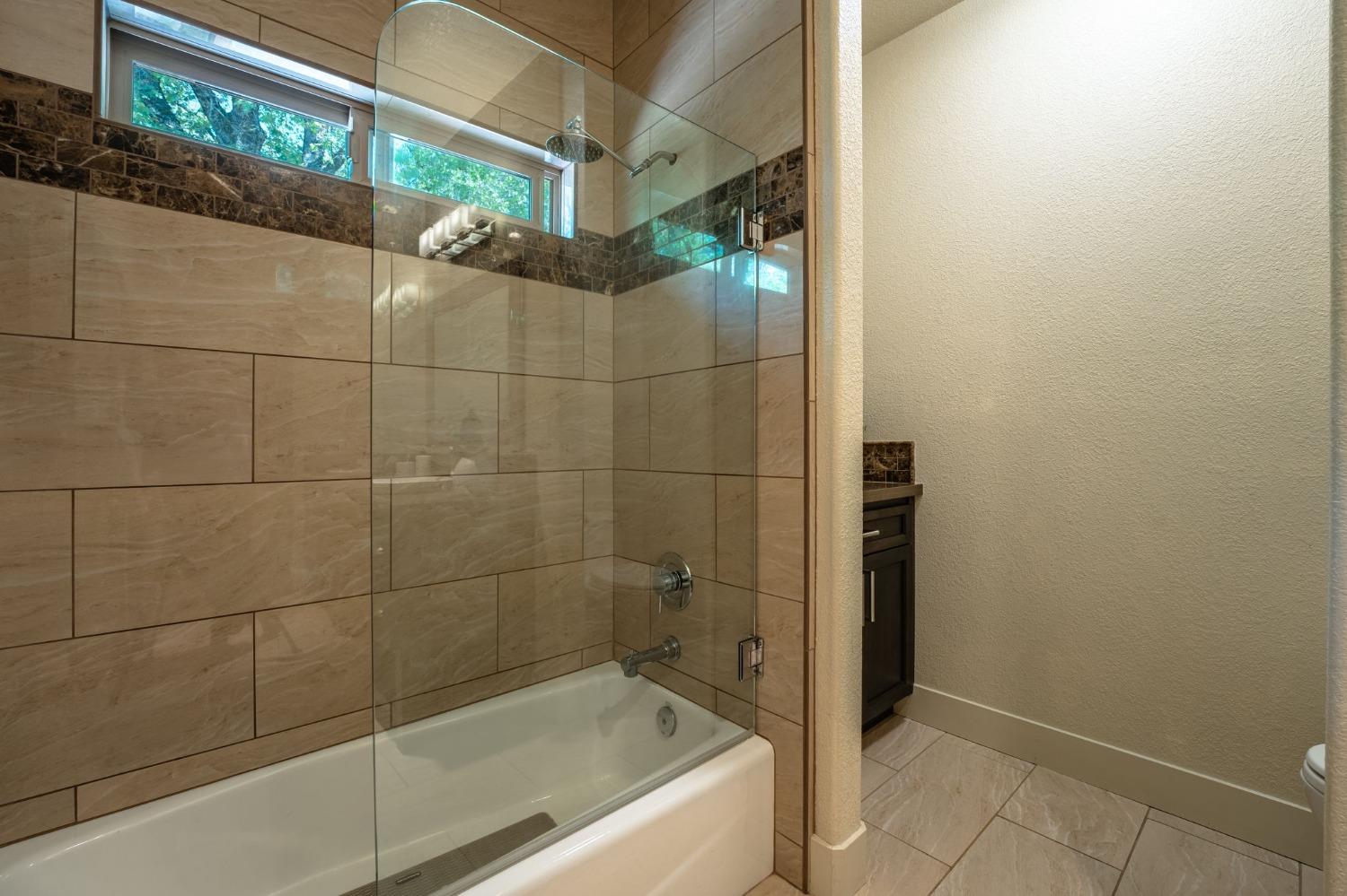 Detail Gallery Image 23 of 98 For 2555 Lake Van Giesen Rd, Meadow Vista,  CA 95722 - 3 Beds | 3 Baths