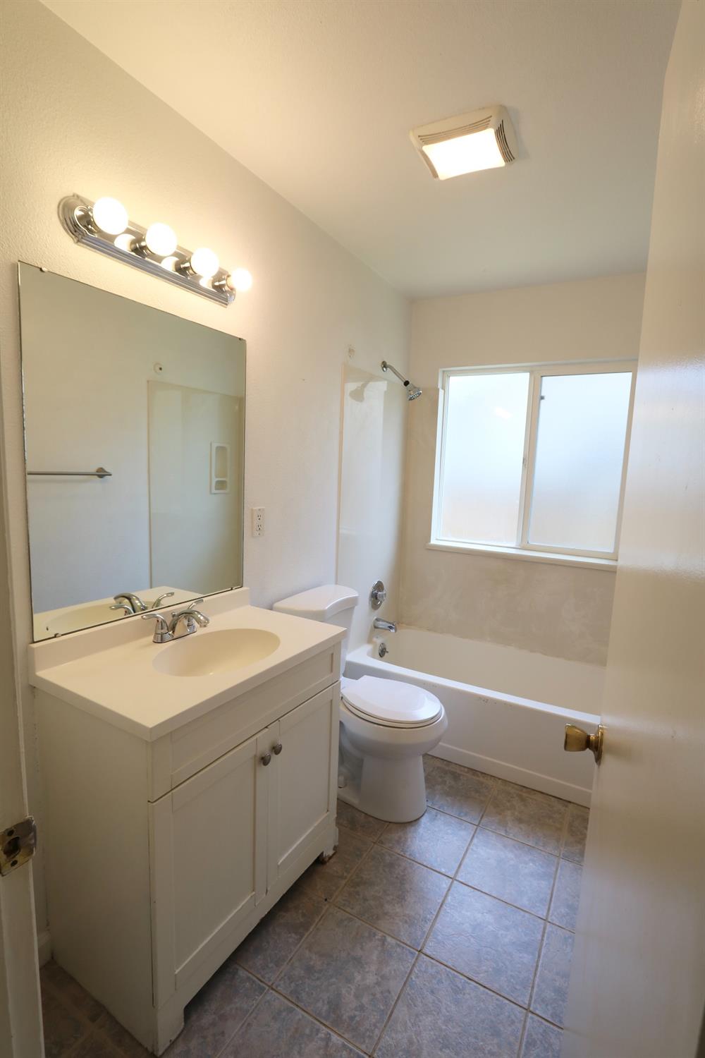 Knightwood, Rancho Cordova, California image 19