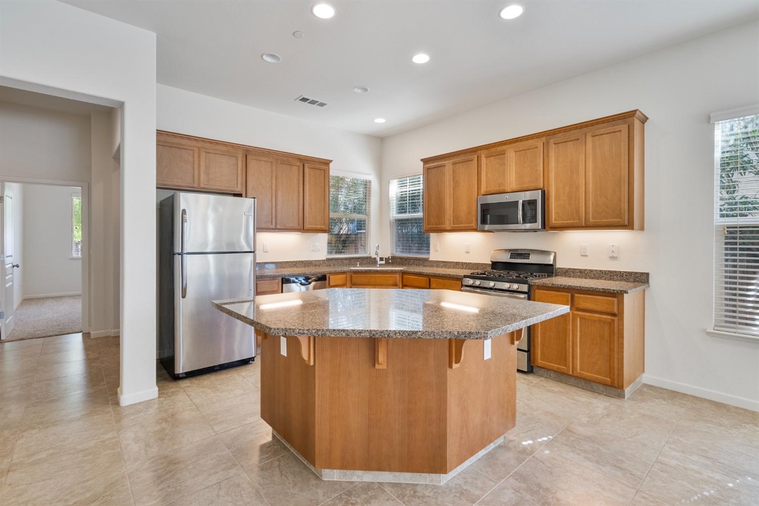 Bellflower Way, Los Banos, California image 5