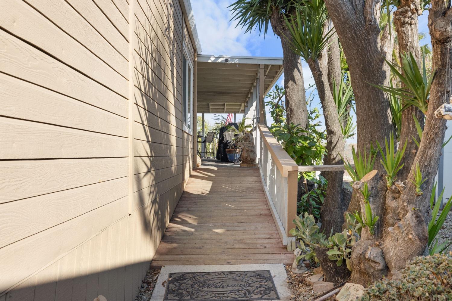 Detail Gallery Image 5 of 45 For 4399 Aplicella 56, Manteca,  CA 95337 - 2 Beds | 2 Baths