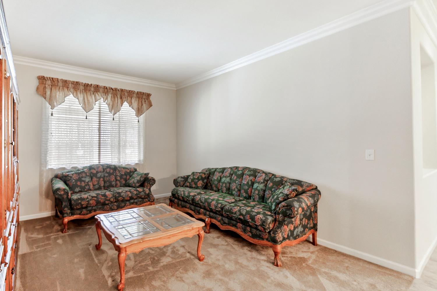 Detail Gallery Image 19 of 62 For 9329 Mainline Dr, Elk Grove,  CA 95624 - 4 Beds | 2 Baths